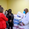 Yadira Henríquez encabeza entrega de canastillas a parturientas en maternidad La Altagracia